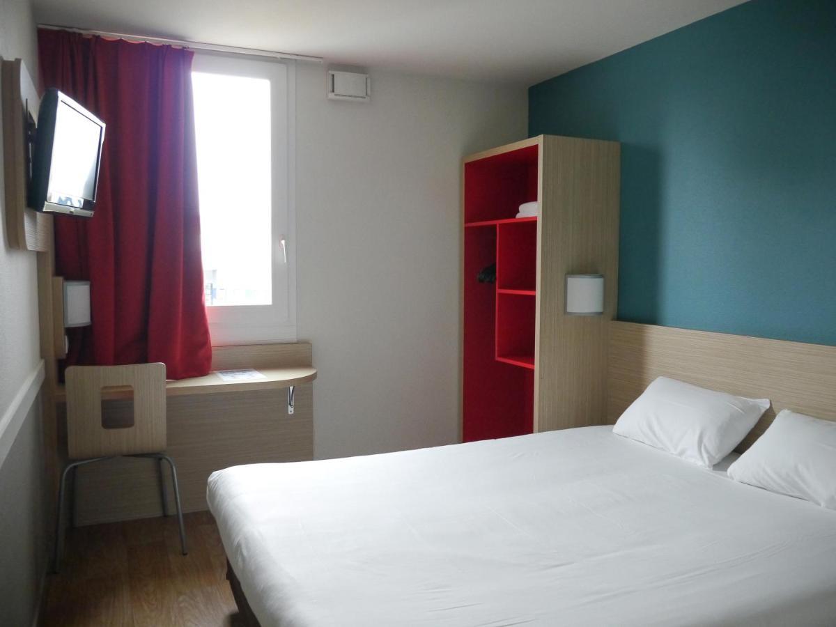 พรีเมียรคลาสมอนเดอมาร์ซันเซ็นต์เอวิต Hotel Saint-Avit  ภายนอก รูปภาพ
