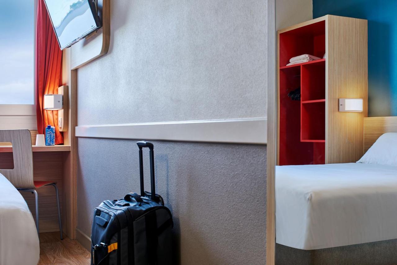 พรีเมียรคลาสมอนเดอมาร์ซันเซ็นต์เอวิต Hotel Saint-Avit  ภายนอก รูปภาพ