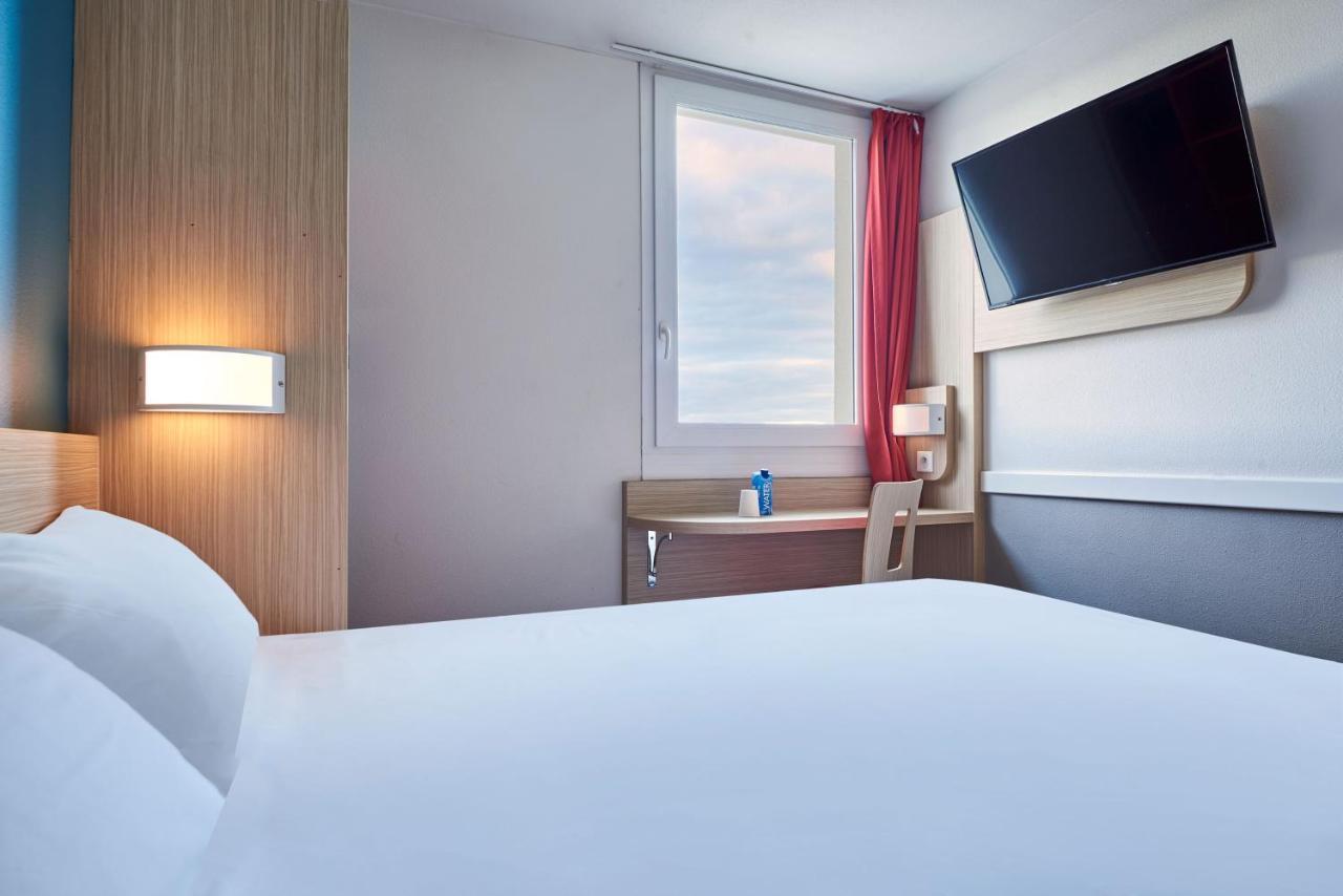 พรีเมียรคลาสมอนเดอมาร์ซันเซ็นต์เอวิต Hotel Saint-Avit  ภายนอก รูปภาพ