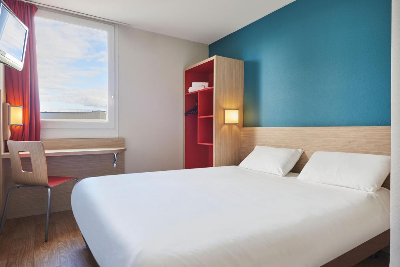 พรีเมียรคลาสมอนเดอมาร์ซันเซ็นต์เอวิต Hotel Saint-Avit  ภายนอก รูปภาพ