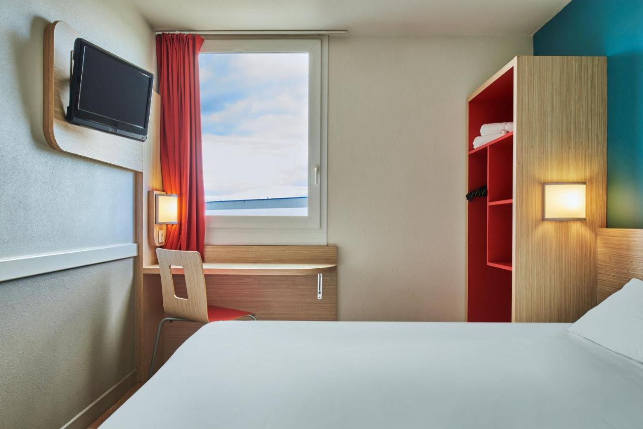 พรีเมียรคลาสมอนเดอมาร์ซันเซ็นต์เอวิต Hotel Saint-Avit  ภายนอก รูปภาพ