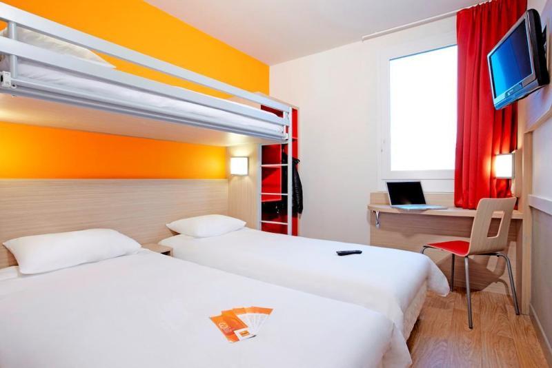 พรีเมียรคลาสมอนเดอมาร์ซันเซ็นต์เอวิต Hotel Saint-Avit  ภายนอก รูปภาพ