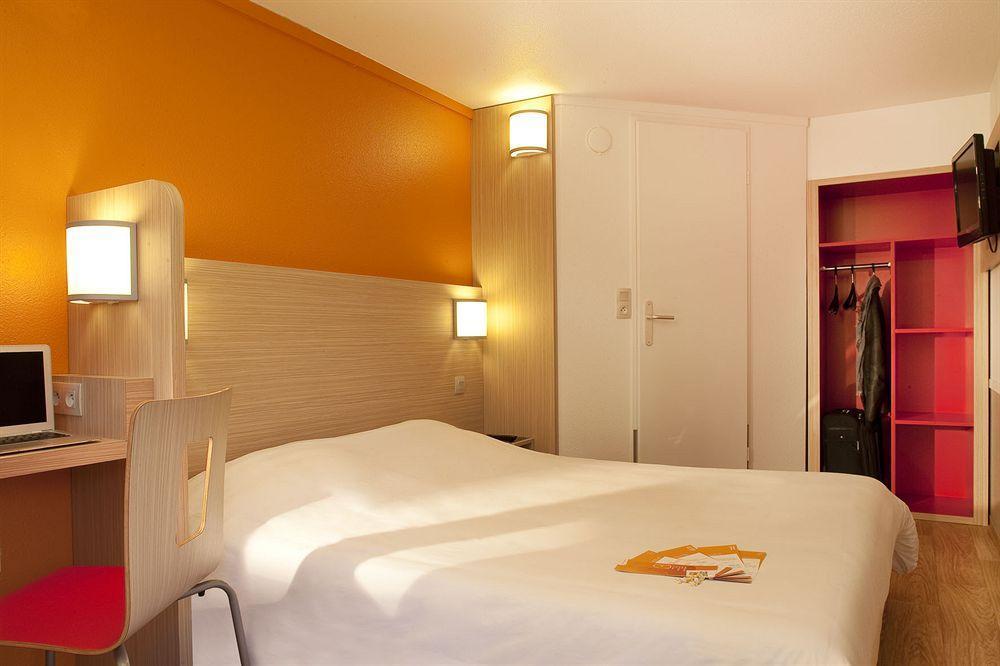 พรีเมียรคลาสมอนเดอมาร์ซันเซ็นต์เอวิต Hotel Saint-Avit  ภายนอก รูปภาพ